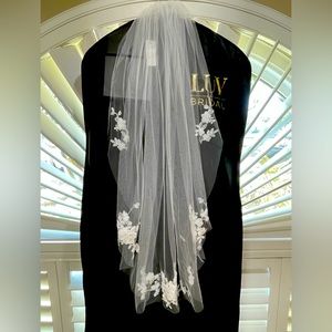 En Vogue Bridal Veil